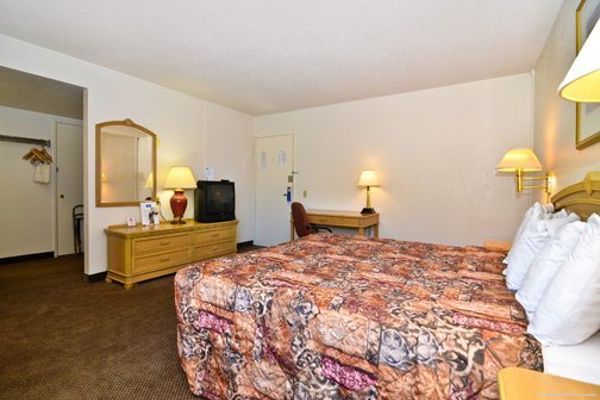 Inn at Highway 1 (Lompoc)